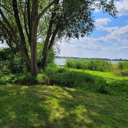 Domek Nad Jeziorem Przy Lini Brzegowej Gorowychy, Pomorze Esterno foto